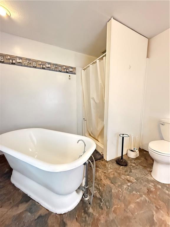 1173 Fredonia Road Hadley, PA 16130 - Photo 37 of 49 a white bath tub sitting next to a white toilet