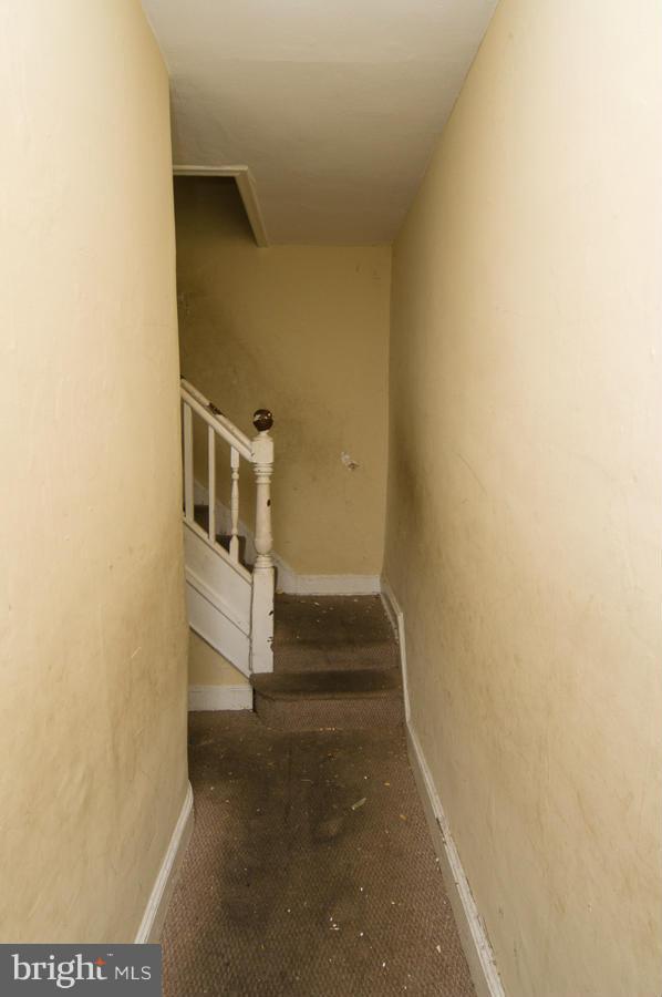 619 Appleton Street Baltimore, MD 21217 - Photo 4 of 17 Interior (General)