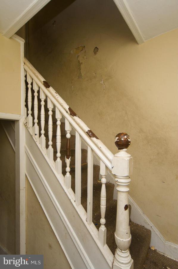 619 Appleton Street Baltimore, MD 21217 - Photo 5 of 17 Interior (General)