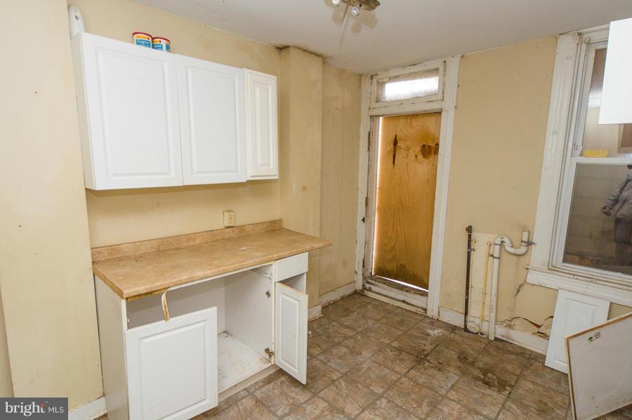 619 Appleton Street Baltimore, MD 21217 - Photo 8 of 17 Kitchen