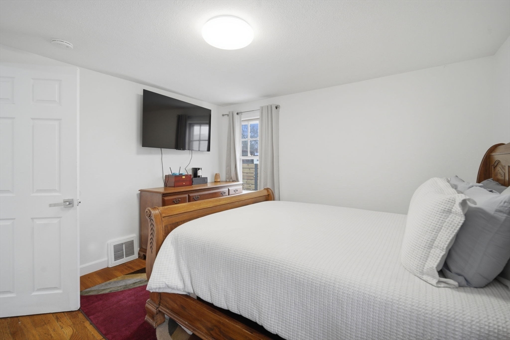 72 West Bay Path Terrace Springfield, MA 01109 - Photo 15 of 27