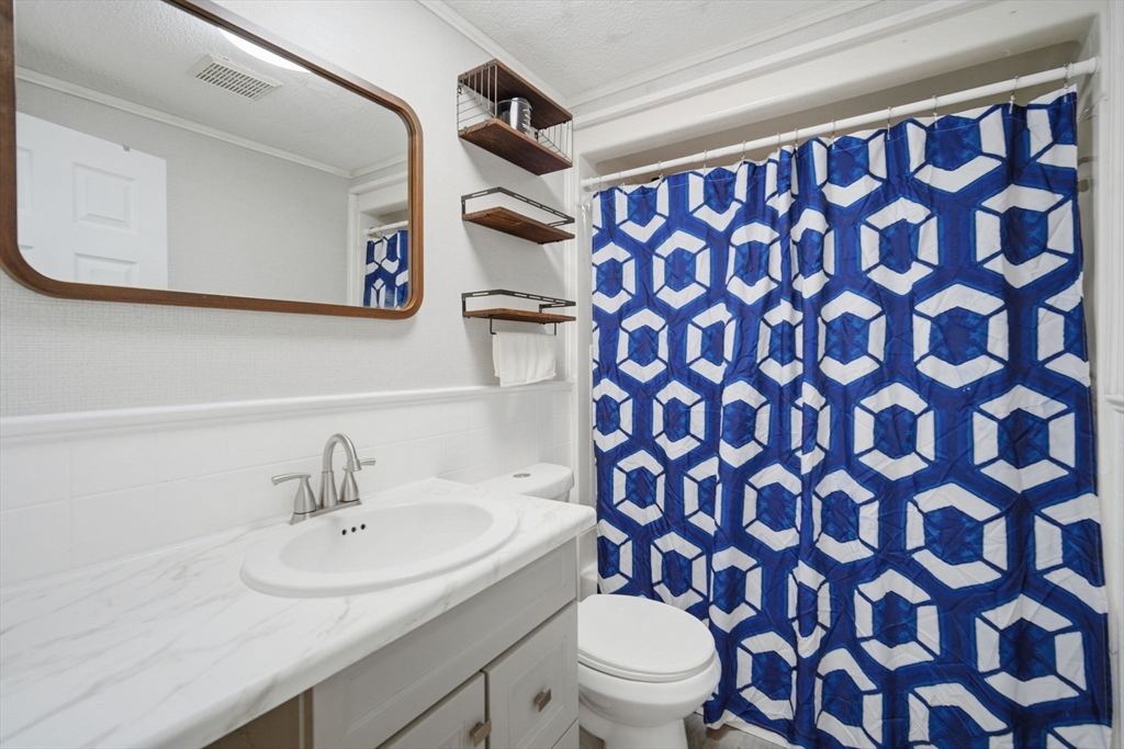 72 West Bay Path Terrace Springfield, MA 01109 - Photo 17 of 27