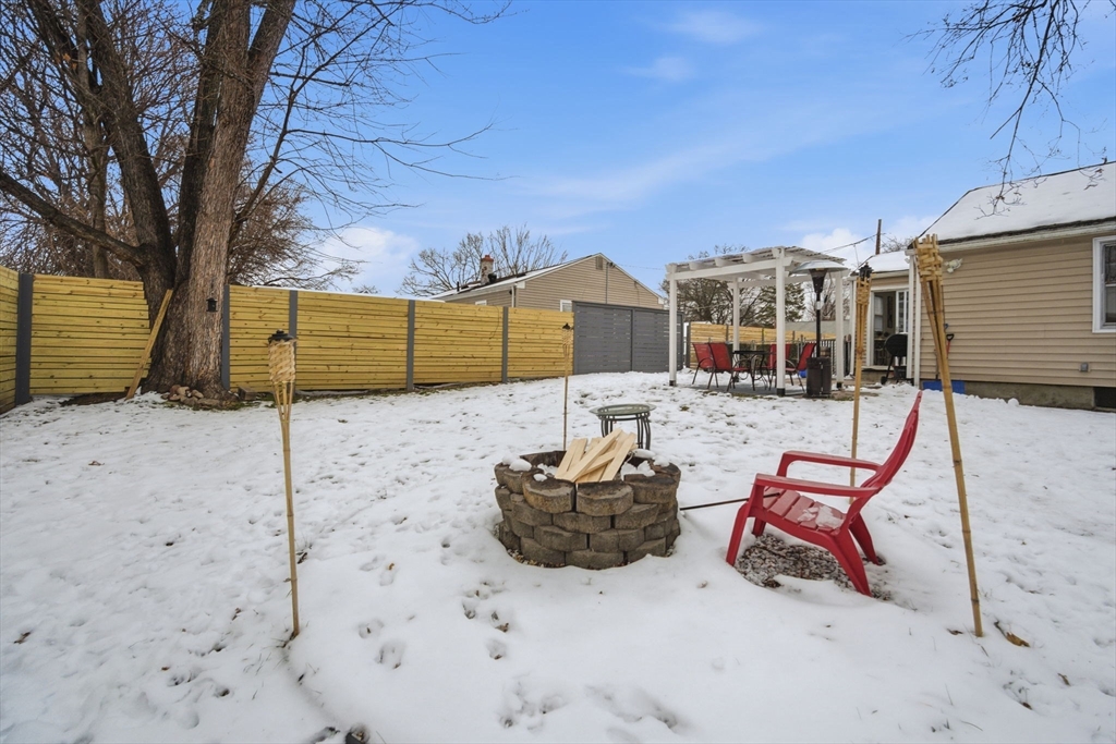 72 West Bay Path Terrace Springfield, MA 01109 - Photo 23 of 27