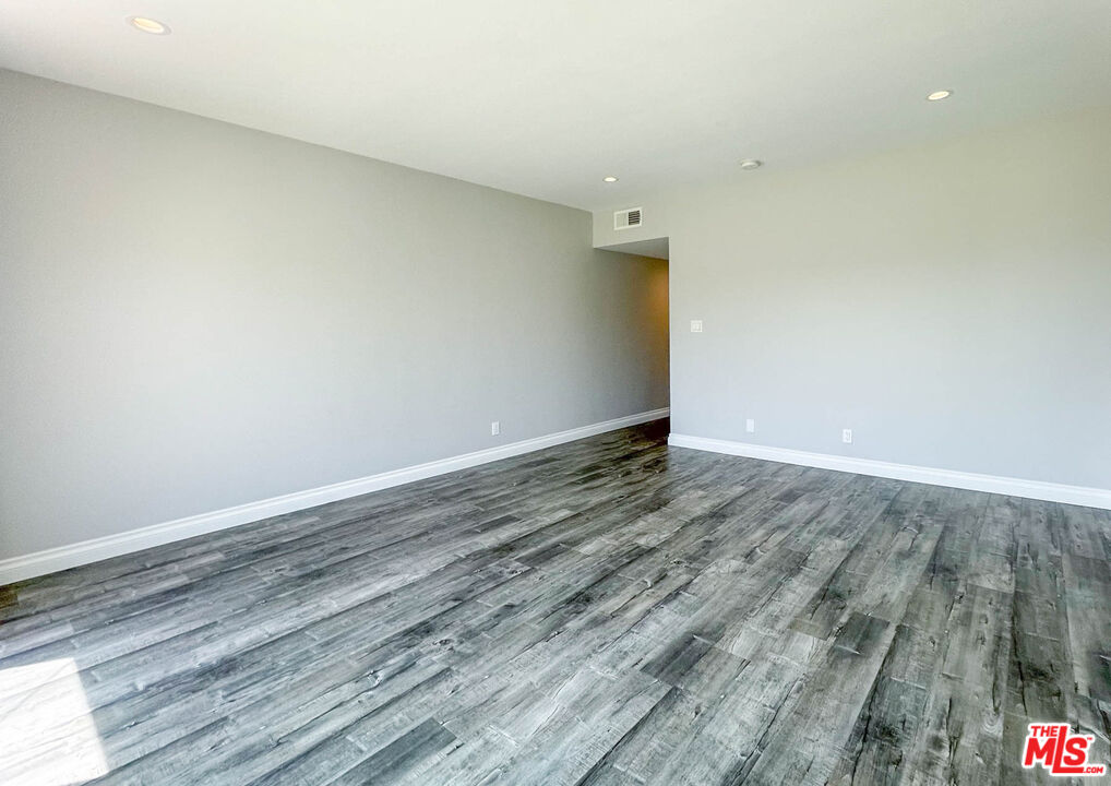 3824 Surfwood Road Malibu, CA 90265 - Photo 28 of 36 a view of room