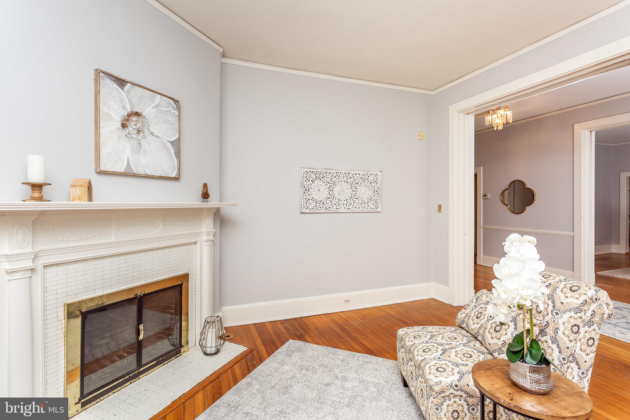509 Woodlawn Road Baltimore, MD 21210 - Photo 22 of 76 Parlor