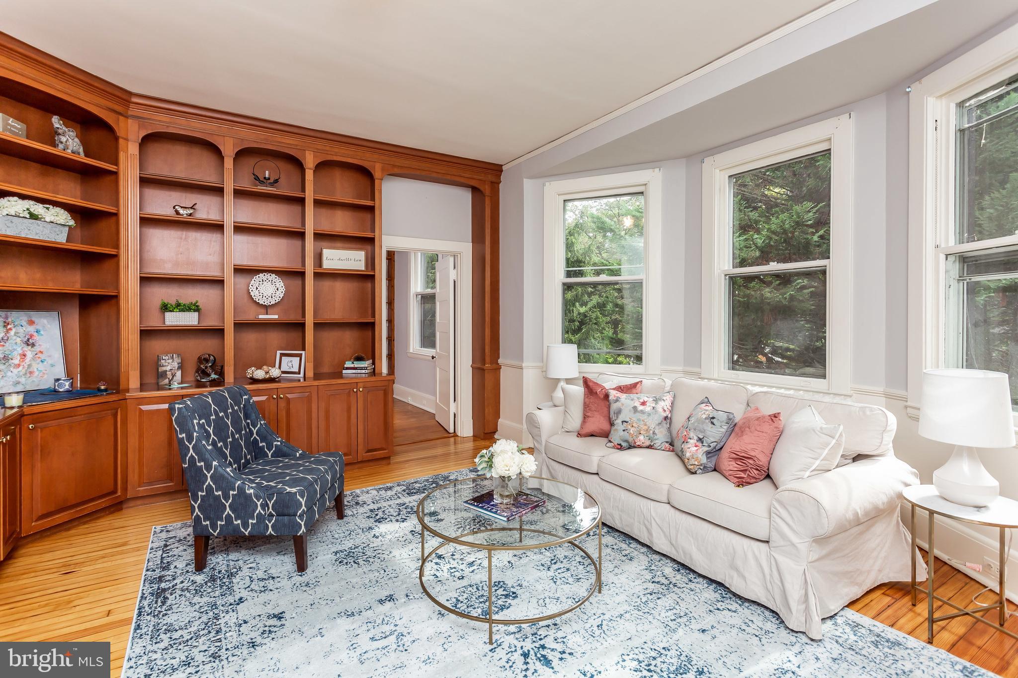 509 Woodlawn Road Baltimore, MD 21210 - Photo 40 of 76 Family Room with Built ins