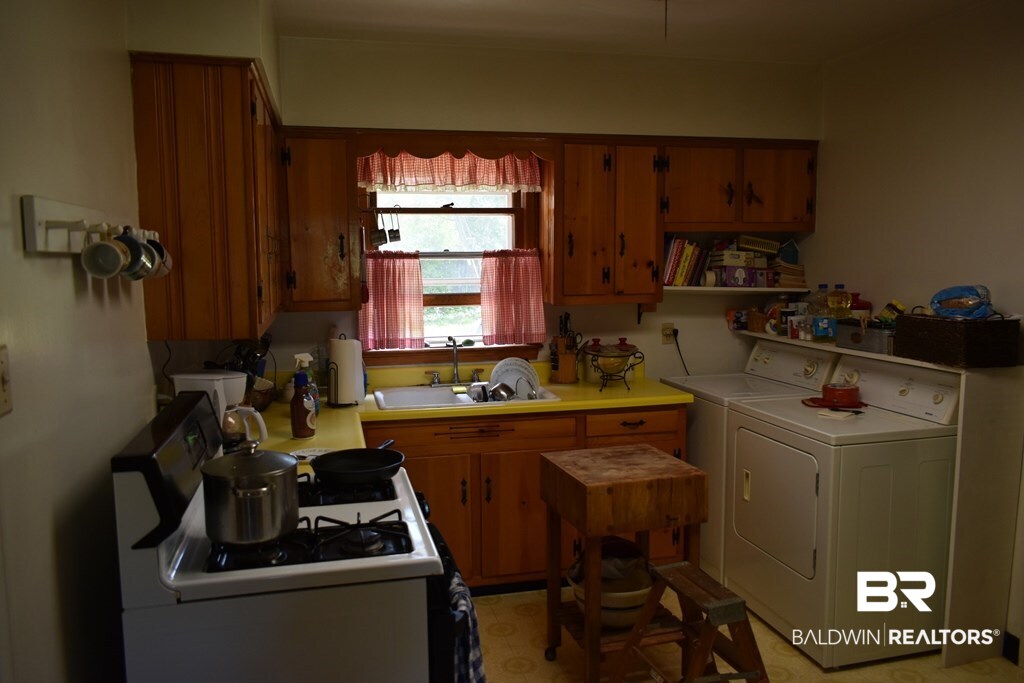 654 Grand Boulevard Mobile, AL 36611 - Photo 8 of 26