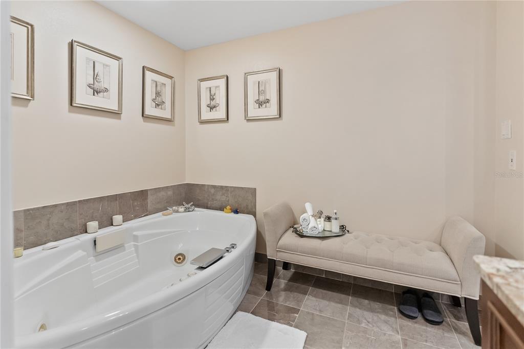 455 Longboat Club Road, Unit 307 Longboat Key, FL 34228 - Photo 31 of 95 Gallery Image 31
