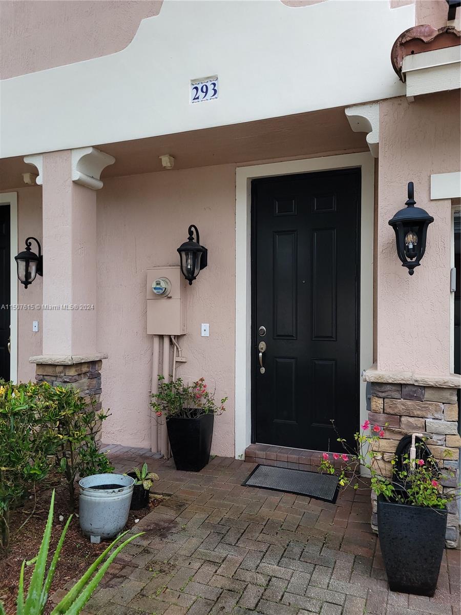 293 Las Brisas Circle Sunrise, FL 33326 - Photo 3 of 69