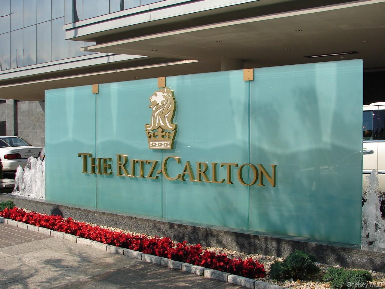 1 Renaissance Square, Unit 11G White Plains, NY 10601 - Photo 28 of 28 a front view of a house