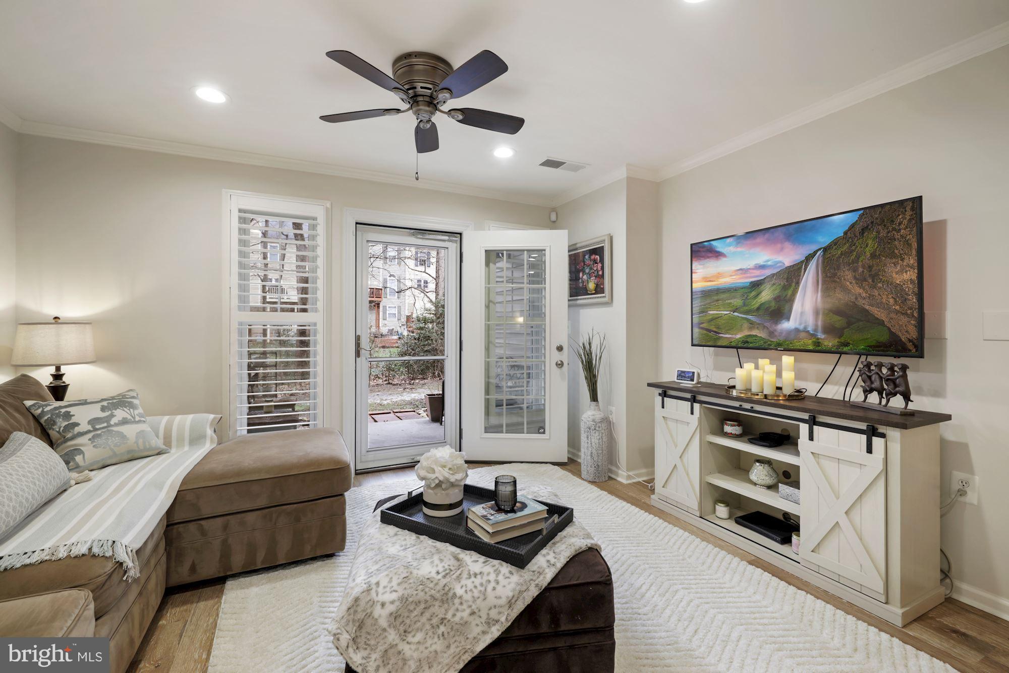 1505 North Point Drive, Unit 2 Reston, VA 20194 - Photo 9 of 21 Spacious living room