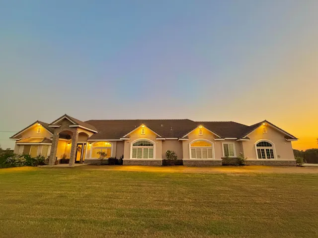 $815,000 | 25162 Burton Way, Madera, CA 93638