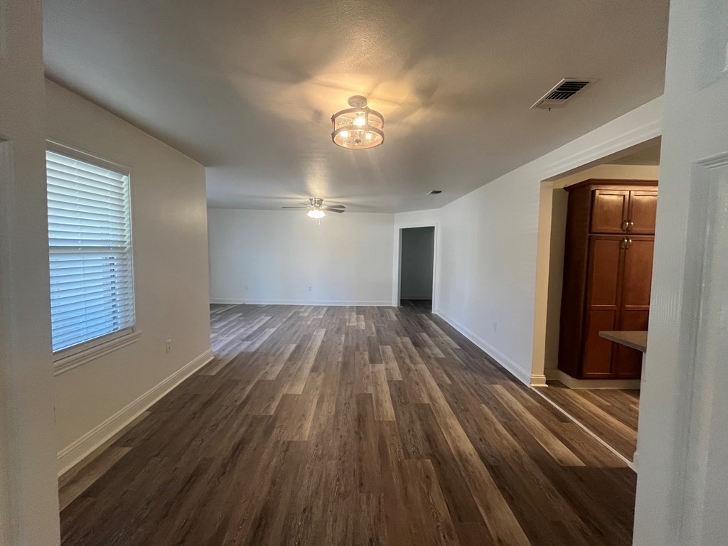 414 Ridgecrest Street Lufkin, TX 75901 - Photo 10 of 22