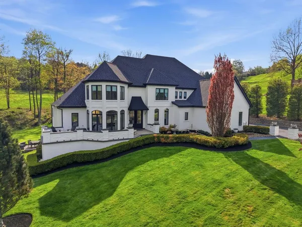 $2,250,000 | 2001 Old Orchard Place, Gibsonia, PA 15044