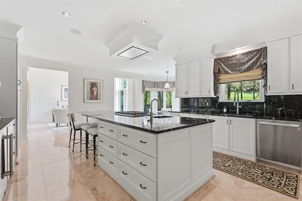 $2,250,000 | 2001 Old Orchard Place, Gibsonia, PA 15044