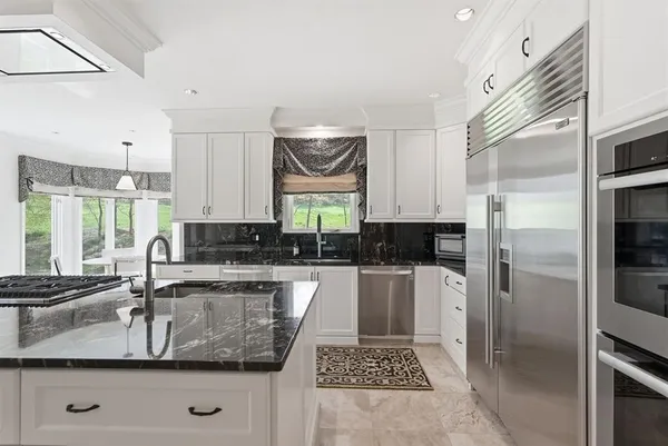 $2,250,000 | 2001 Old Orchard Place, Gibsonia, PA 15044