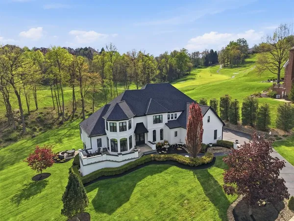 $2,250,000 | 2001 Old Orchard Place, Gibsonia, PA 15044