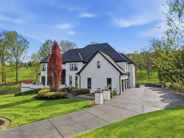 $2,250,000 | 2001 Old Orchard Place, Gibsonia, PA 15044