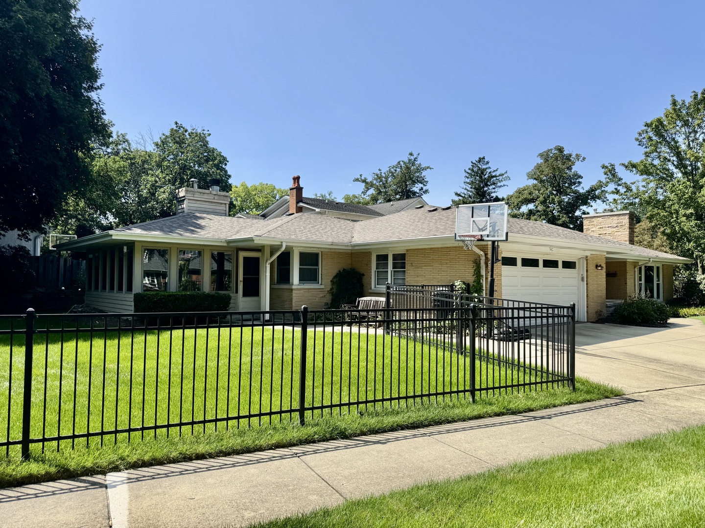 677 Wingate Road Glen Ellyn, IL 60137 - Photo 2 of 2 Gallery Image 2