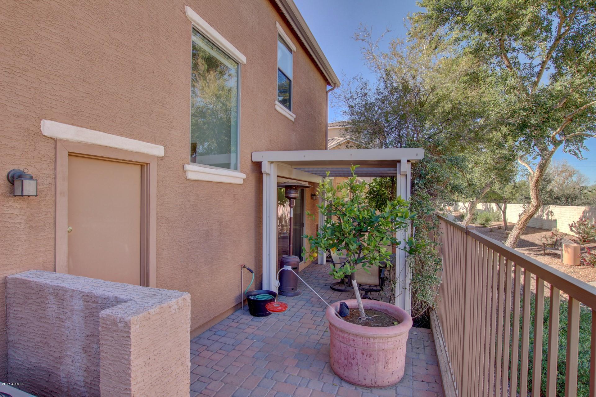 1674 East Joseph Way Gilbert, AZ 85295 - Photo 5 of 37 Joseph Way - 1674 (5)