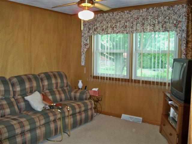 801 Sunset Road Morton, IL 61550 - Photo 10 of 13 Gallery Image 10