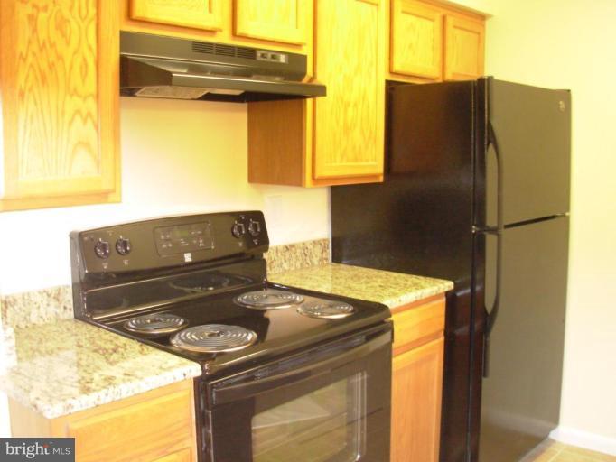 5821 Royal Ridge Drive, Unit J Springfield, VA 22152 - Photo 1 of 12 Kitchen