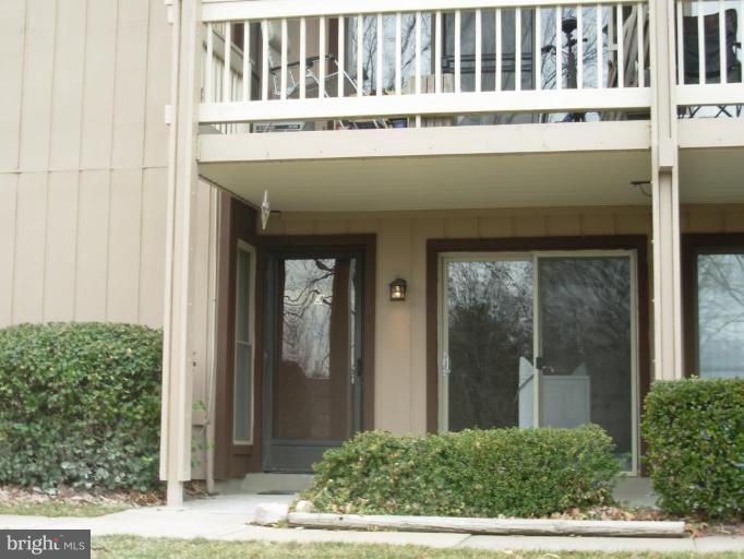 5821 Royal Ridge Drive, Unit J Springfield, VA 22152 - Photo 3 of 12 Exterior (Main)