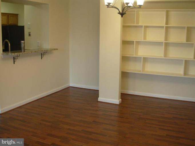 5821 Royal Ridge Drive, Unit J Springfield, VA 22152 - Photo 4 of 12 Dining Room