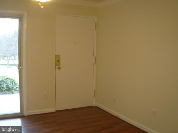5821 Royal Ridge Drive, Unit J Springfield, VA 22152 - Photo 9 of 12 Living Room