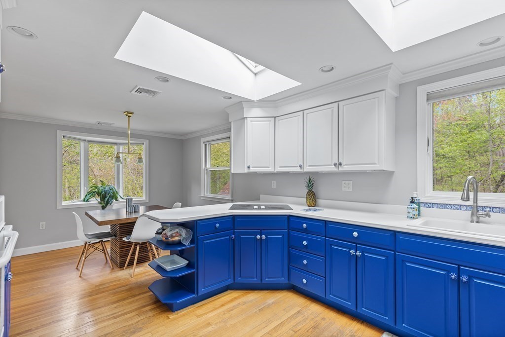 27 Constitution Road Lexington, MA 02421 - Photo 5 of 24