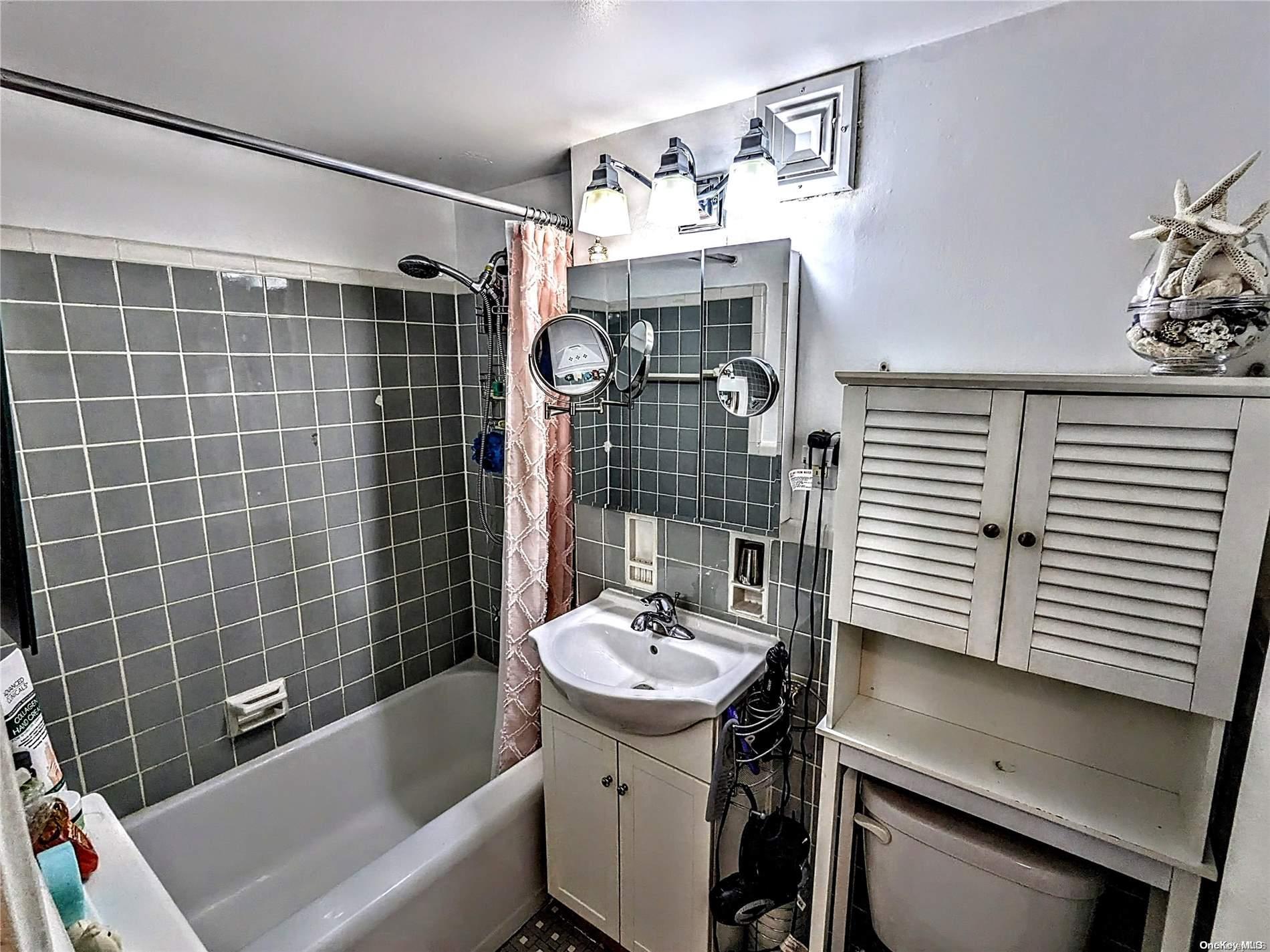 9707 63rd Road, Unit 10N Queens, NY 11374 - Photo 12 of 12 Gallery Image 12