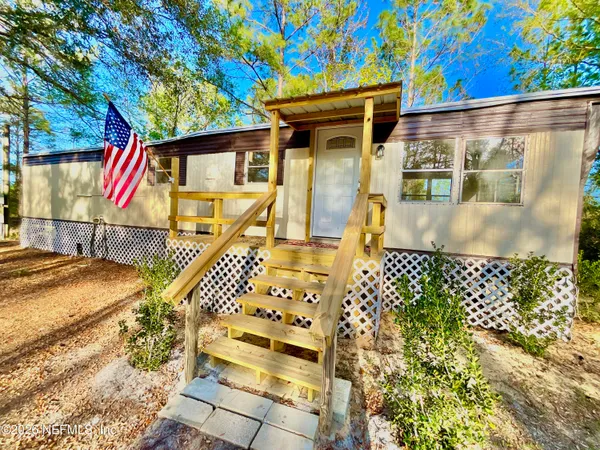 $129,900 | 106 Spruce, Interlachen, FL 32148