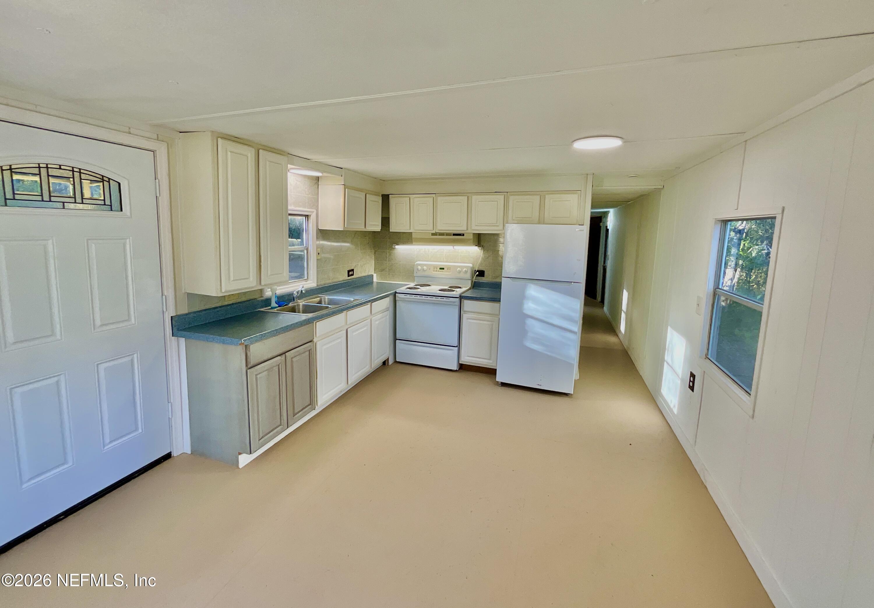 106 Spruce Interlachen, FL 32148 - Photo 3 of 12 106 Spruce Rd - 2