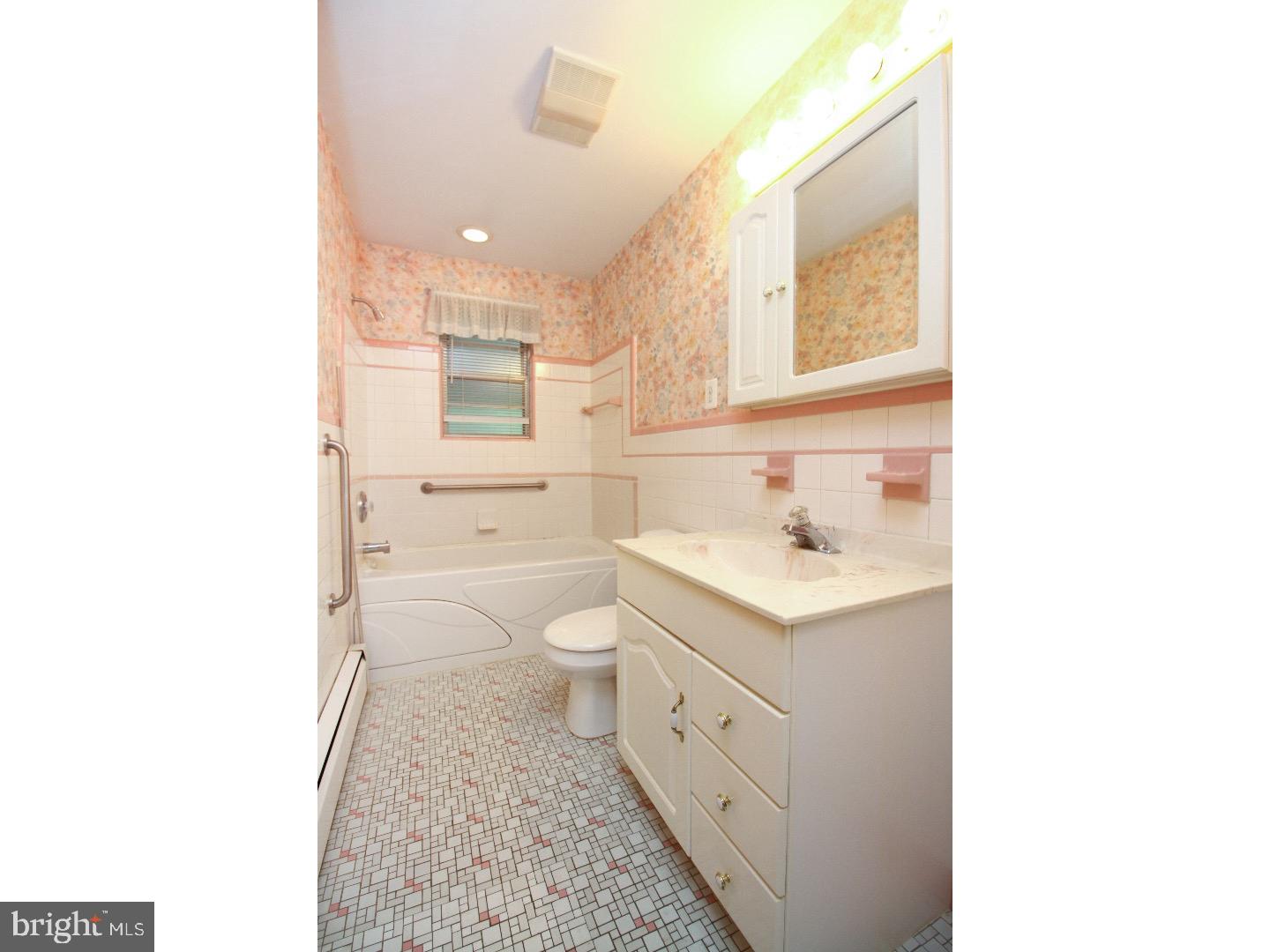 102 Yale Road Voorhees, NJ 08043 - Photo 17 of 25 Bathroom