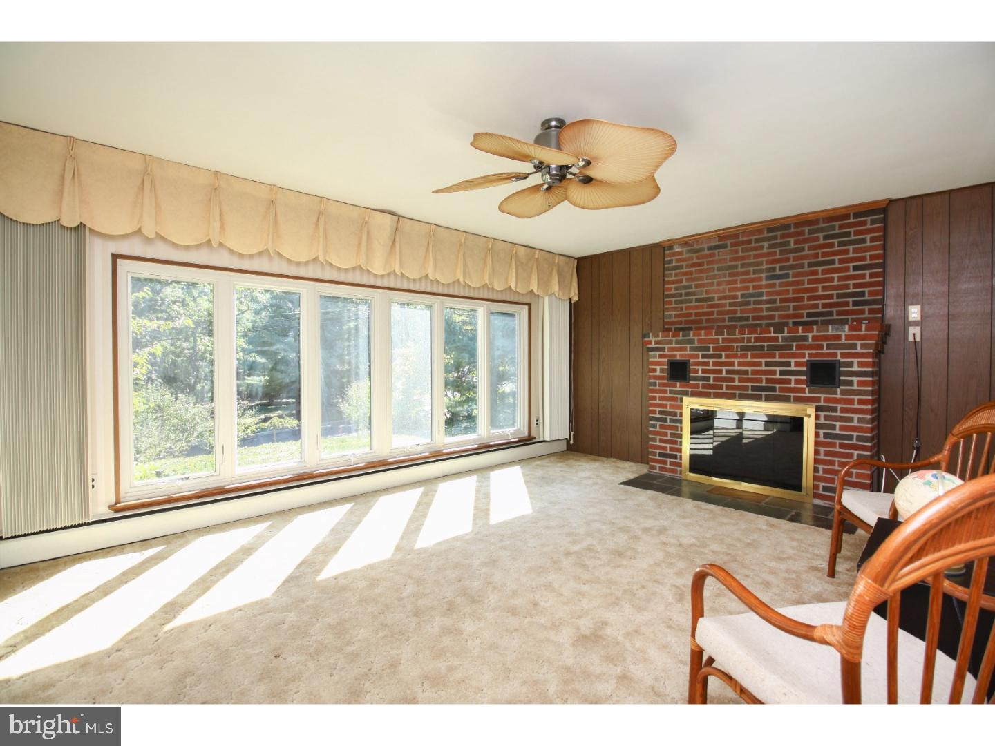 102 Yale Road Voorhees, NJ 08043 - Photo 3 of 25 Living Room