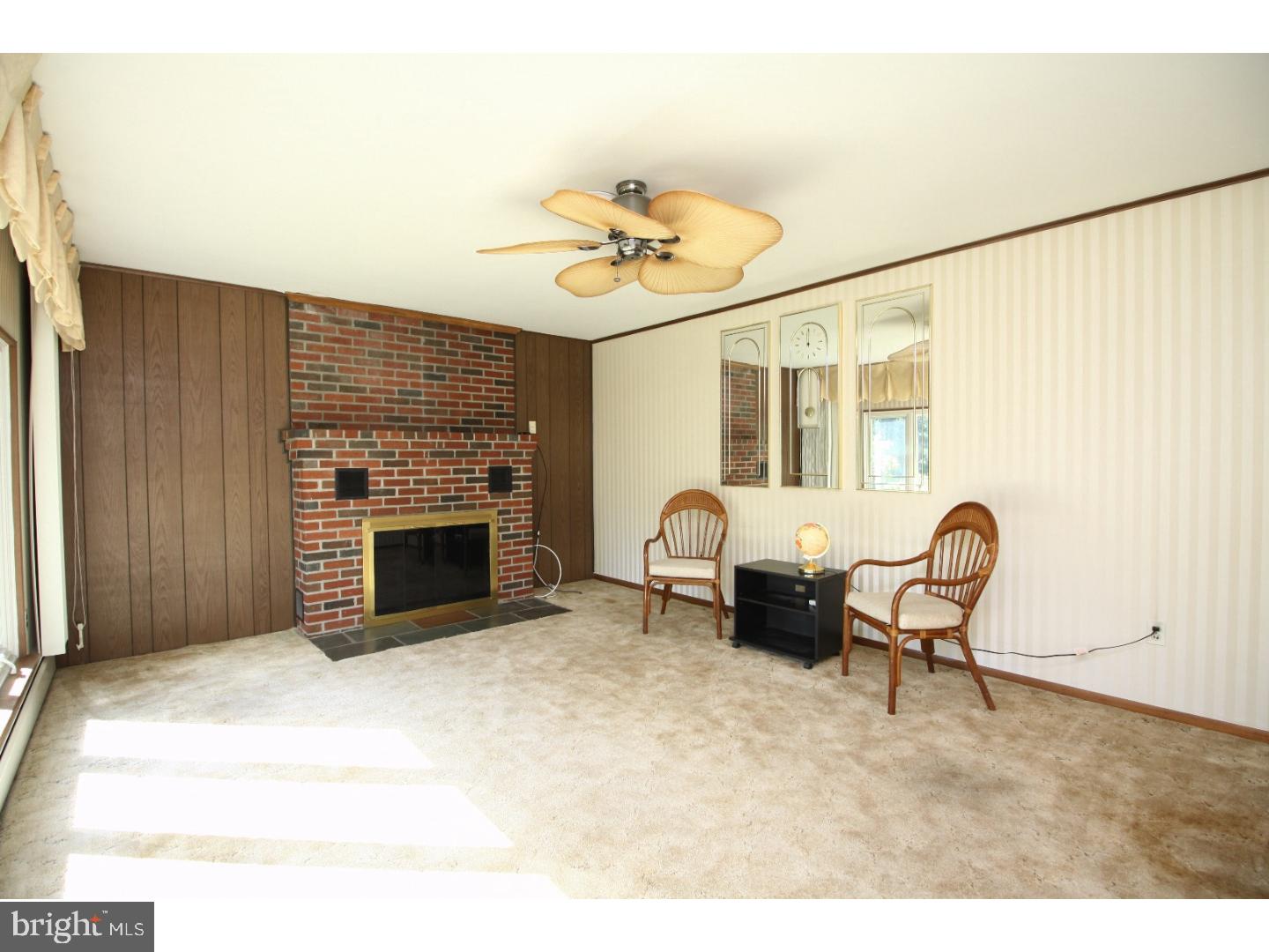 102 Yale Road Voorhees, NJ 08043 - Photo 5 of 25 Living Room