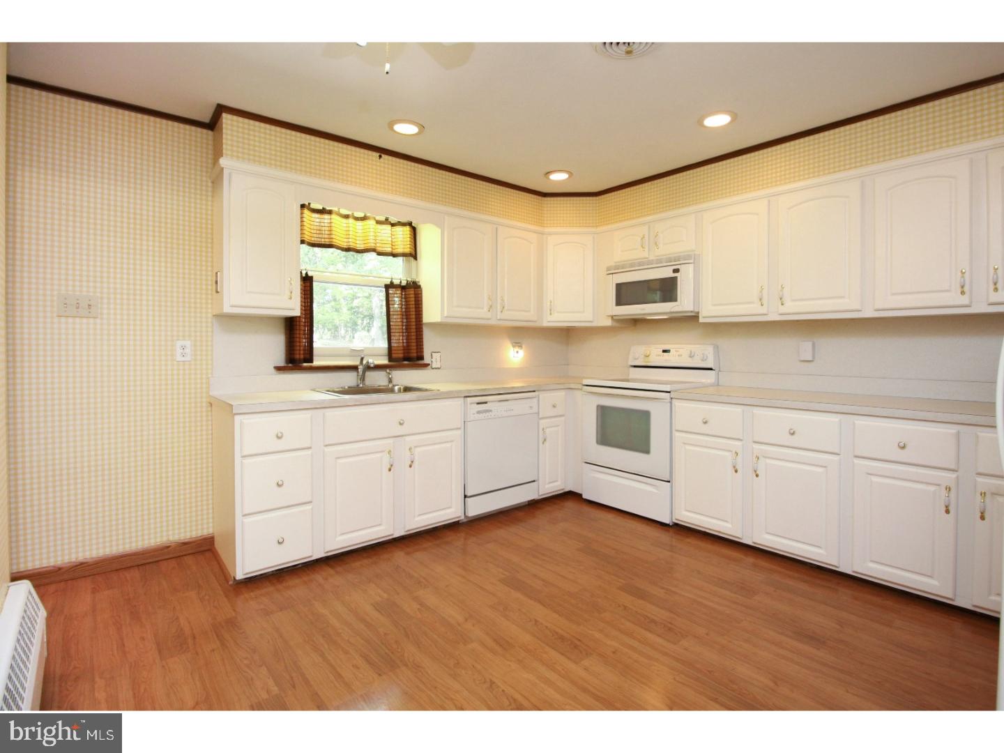 102 Yale Road Voorhees, NJ 08043 - Photo 7 of 25 Kitchen