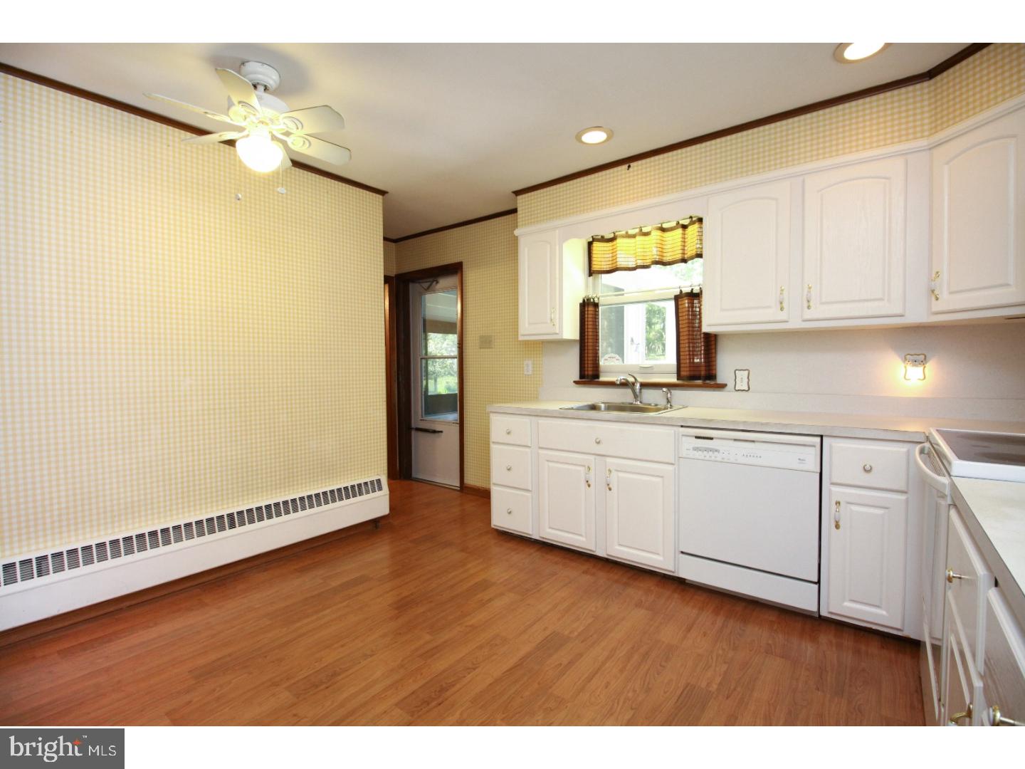 102 Yale Road Voorhees, NJ 08043 - Photo 8 of 25 Kitchen