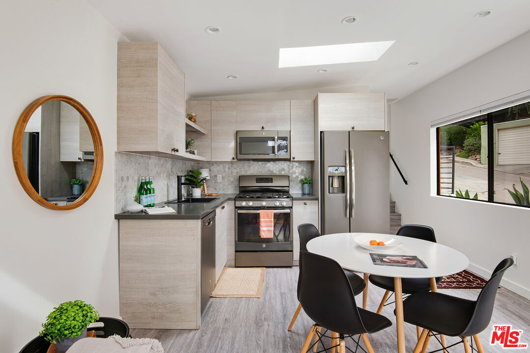 767 Museum Drive Los Angeles, CA 90065 - Photo 19 of 43