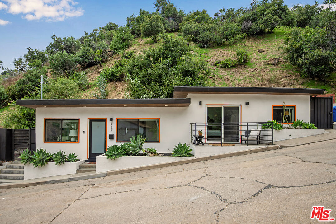 767 Museum Drive Los Angeles, CA 90065 - Photo 2 of 43