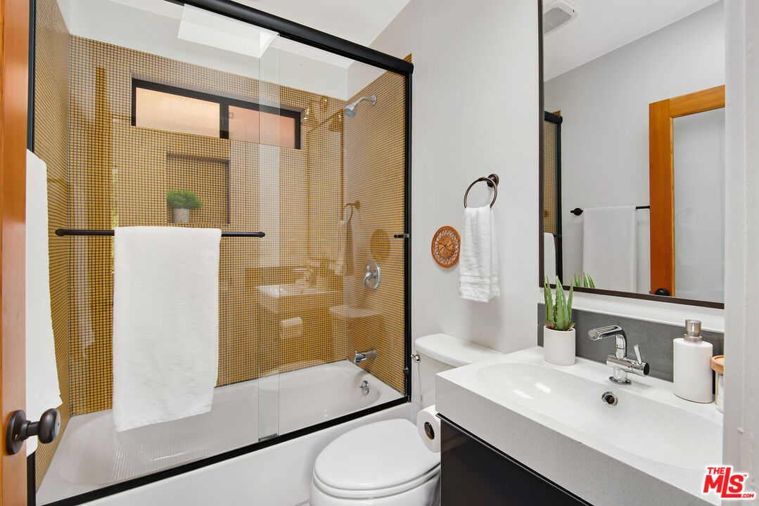 767 Museum Drive Los Angeles, CA 90065 - Photo 22 of 43