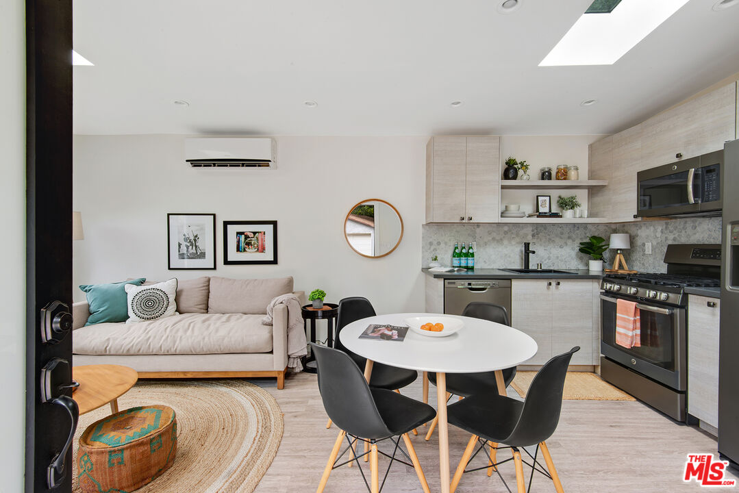 767 Museum Drive Los Angeles, CA 90065 - Photo 4 of 43