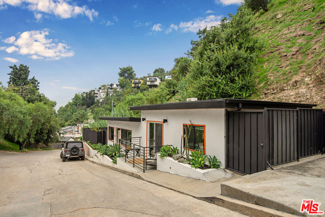 767 Museum Drive Los Angeles, CA 90065 - Photo 42 of 43