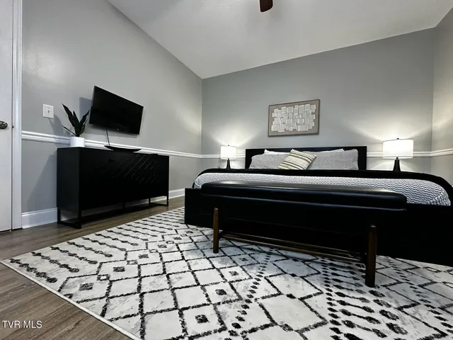 $2,400 | 169 East Grande Avenue, Unit 402, Johnson City, TN 37601