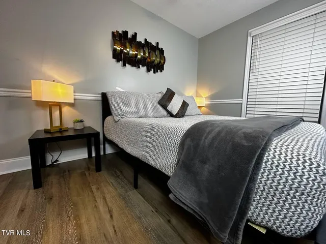 $2,400 | 169 East Grande Avenue, Unit 402, Johnson City, TN 37601