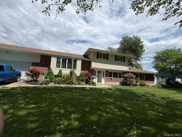 10 Wisteria Way Commack, NY 11725 - Photo 17 of 19