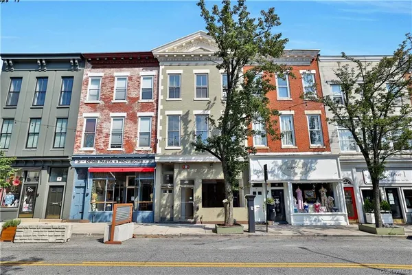 $2,000 | 19 West Broadway, Unit 3W, Nyack, NY 10960