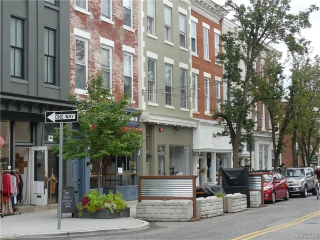 $2,000 | 19 West Broadway, Unit 3W, Nyack, NY 10960