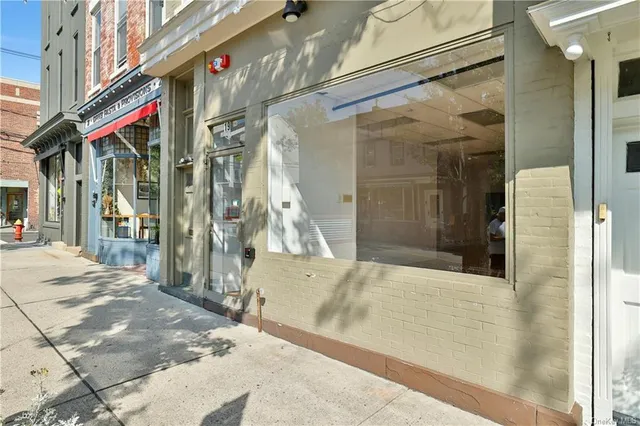 $2,000 | 19 West Broadway, Unit 3W, Nyack, NY 10960