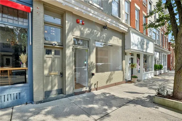 $2,000 | 19 West Broadway, Unit 3W, Nyack, NY 10960